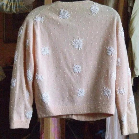 🤩HOST PICK🔥1950's Beaded Cashmere  sweater - Picture 3 of 14